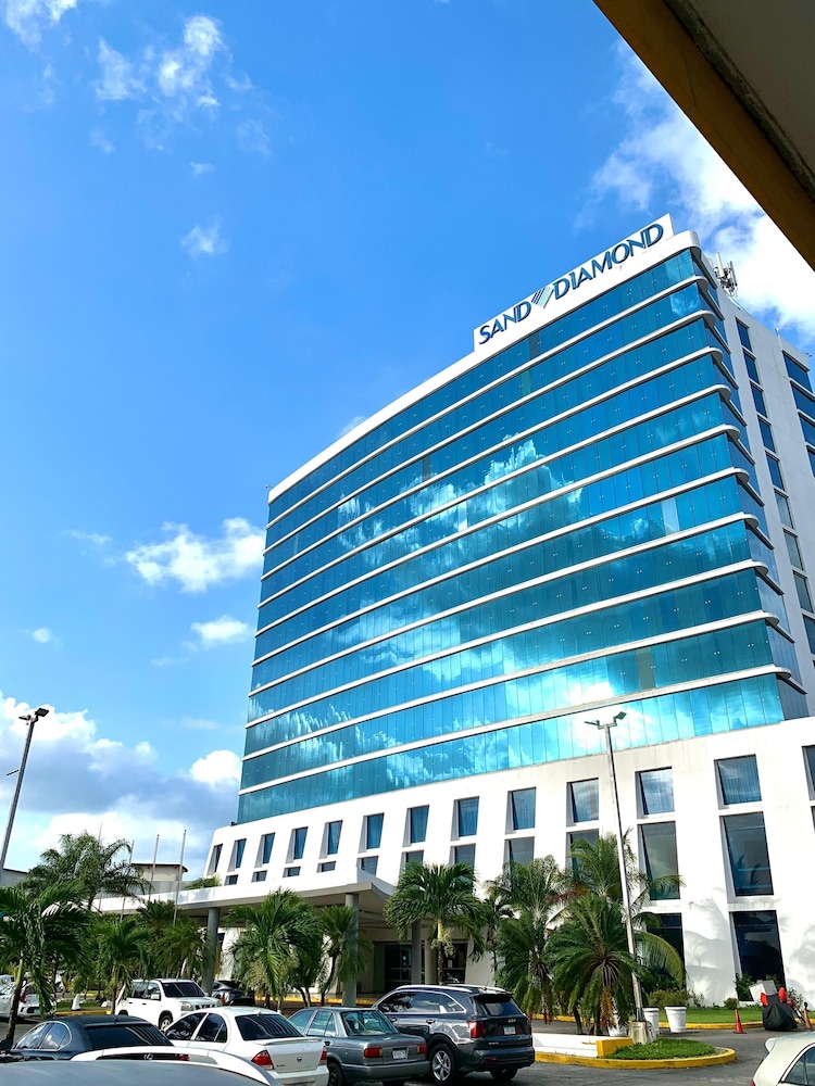 Sand Diamond Hotel (ex Four Points by Sheraton Colon) 1/31