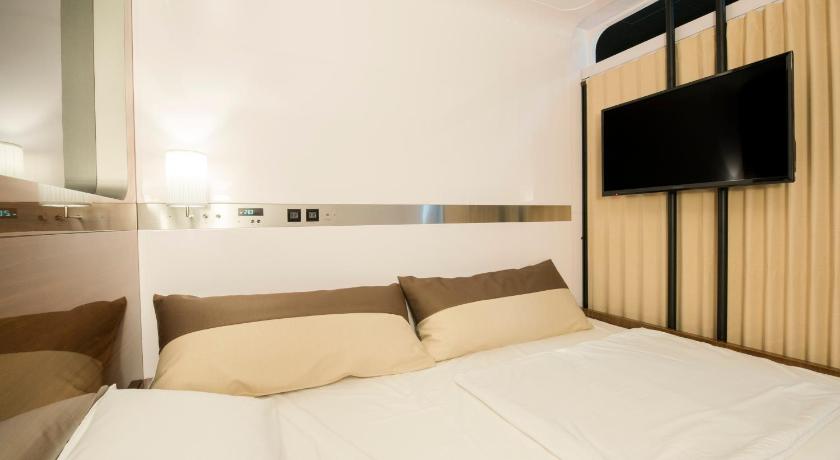 The S3 Capsule Hotel Wakayama Station 18/40