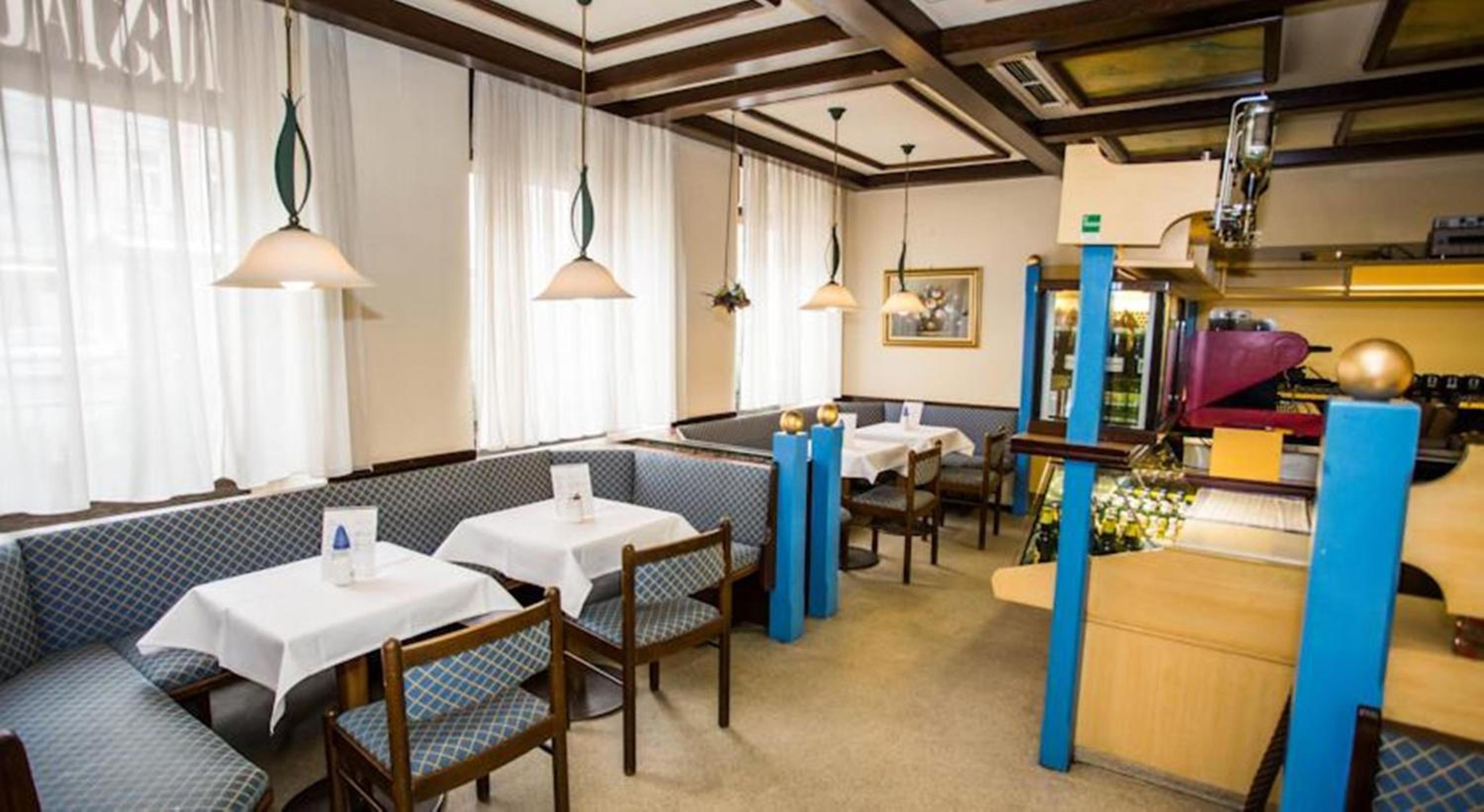 Hadrigan Hotel 65/69