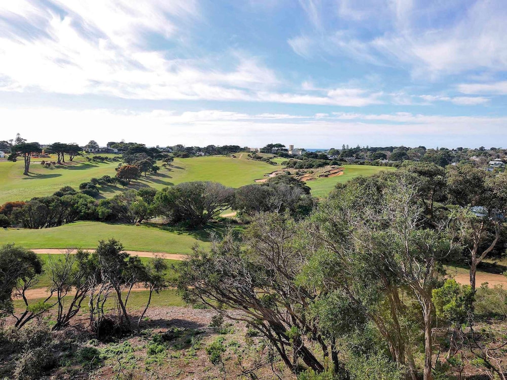 Mercure Portsea 64/67