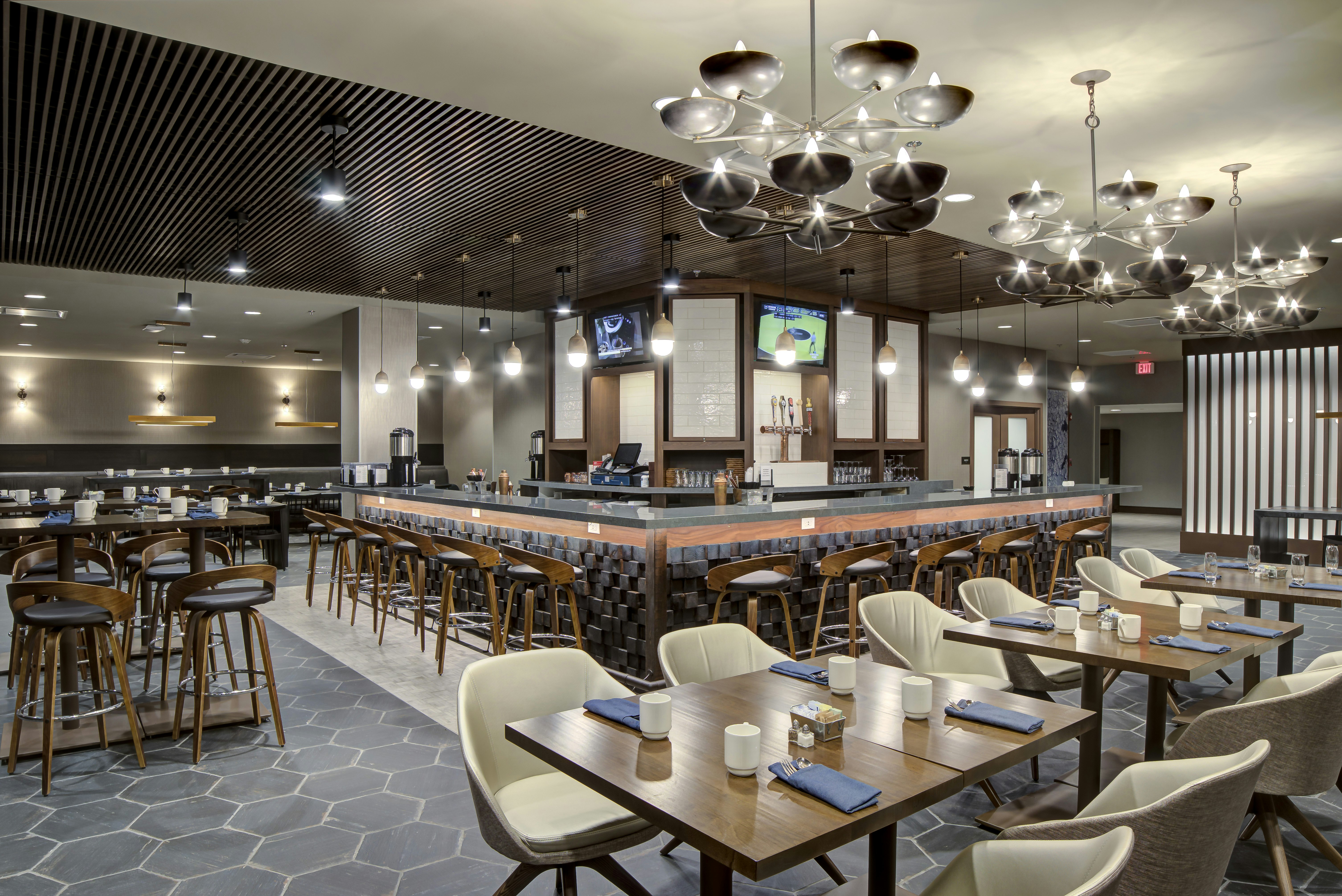 DoubleTree by Hilton Harrisonburg 15/23
