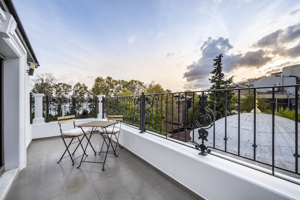 Ciragan Bosphorus Apartments 34/61