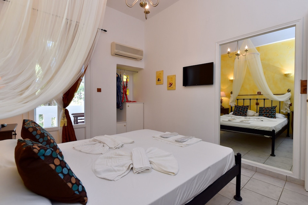 Afrodite Hotel 14/80