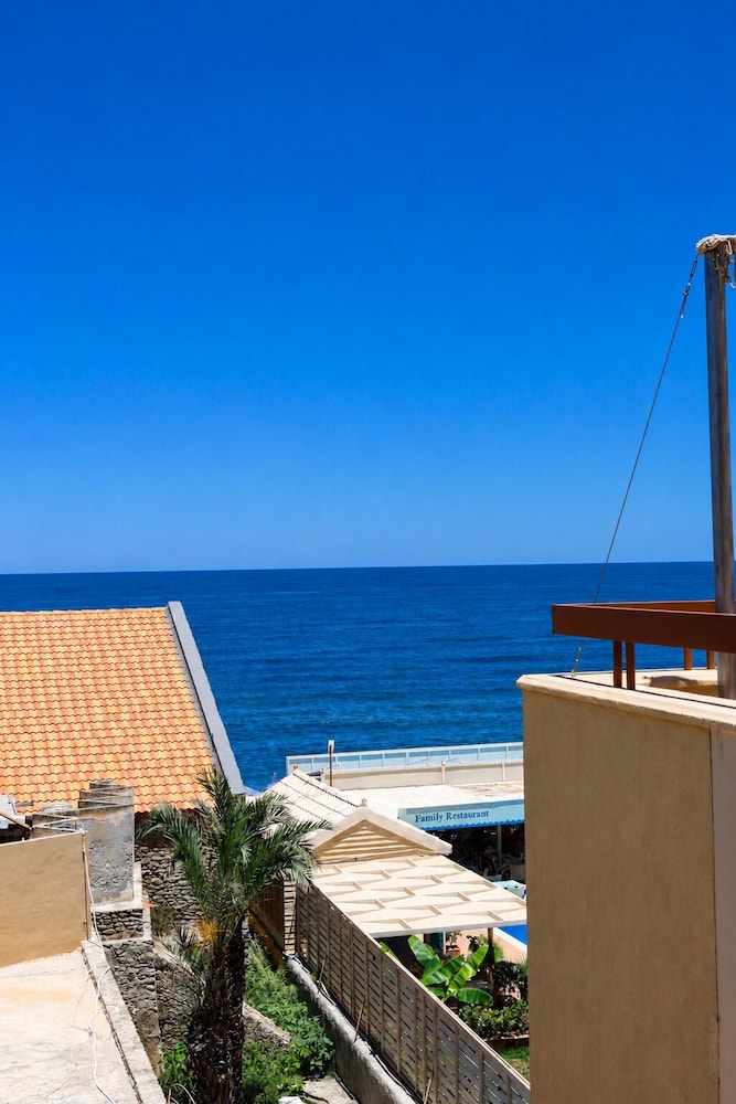 Mylos Hotel & Apartments 46/50
