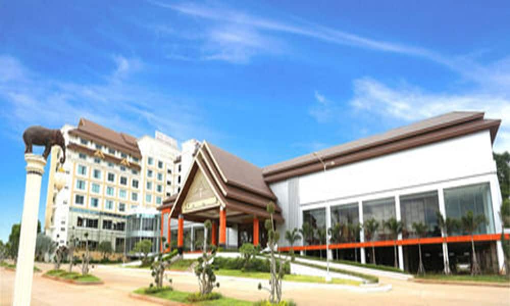 Arawan Riverside Hotel 6/65