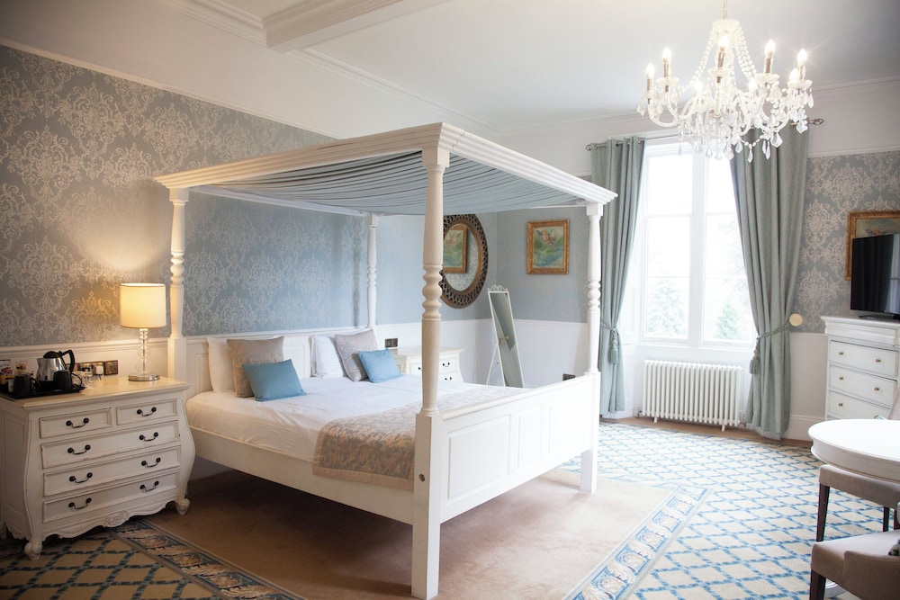 Four Poster, Double Bed
