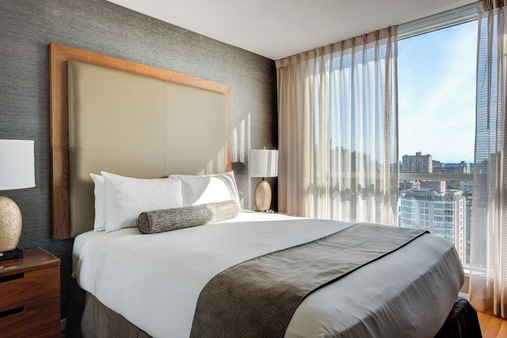 1 BEDROOM, EXECUTIVE, SUITE, QUEEN BED