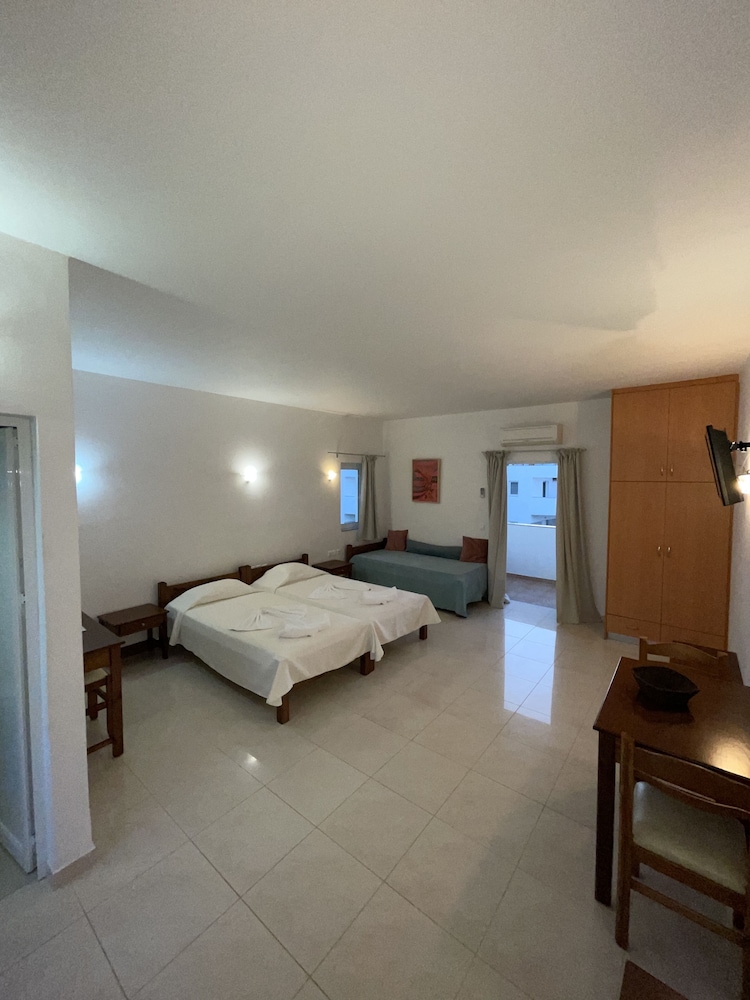 REINA APARTMENTS 6/31