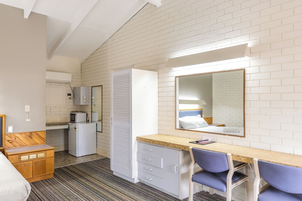 Wanderlight Motor Inn 68/68