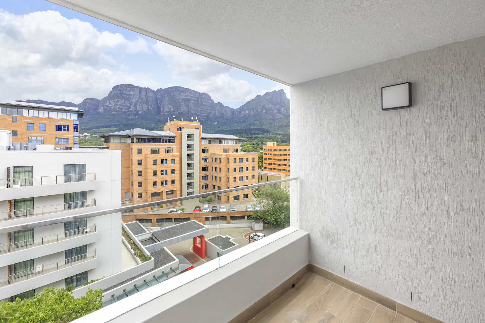 Newlands Peak Aparthotel 2/50
