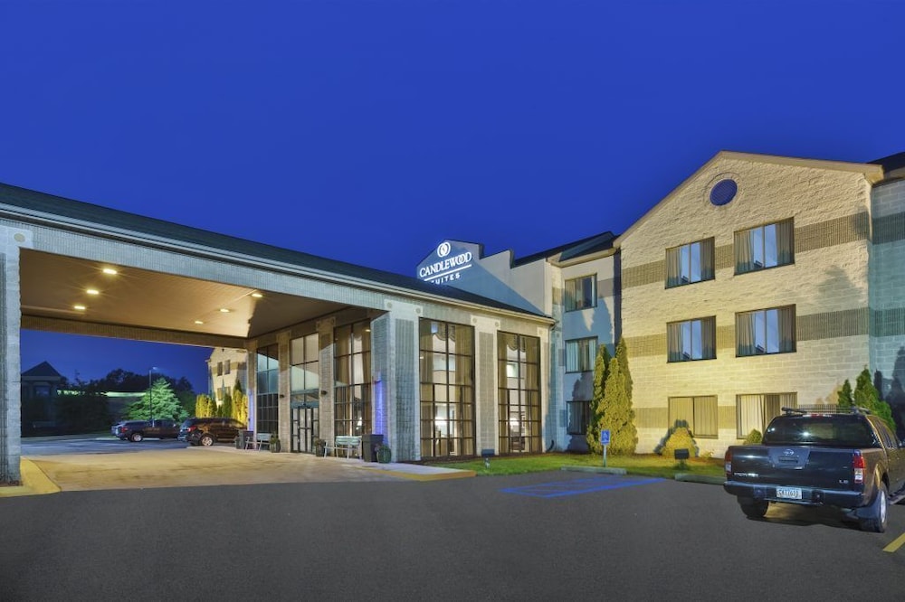 Candlewood Suites Grand Rapids Airport, an IHG Hotel 49/53
