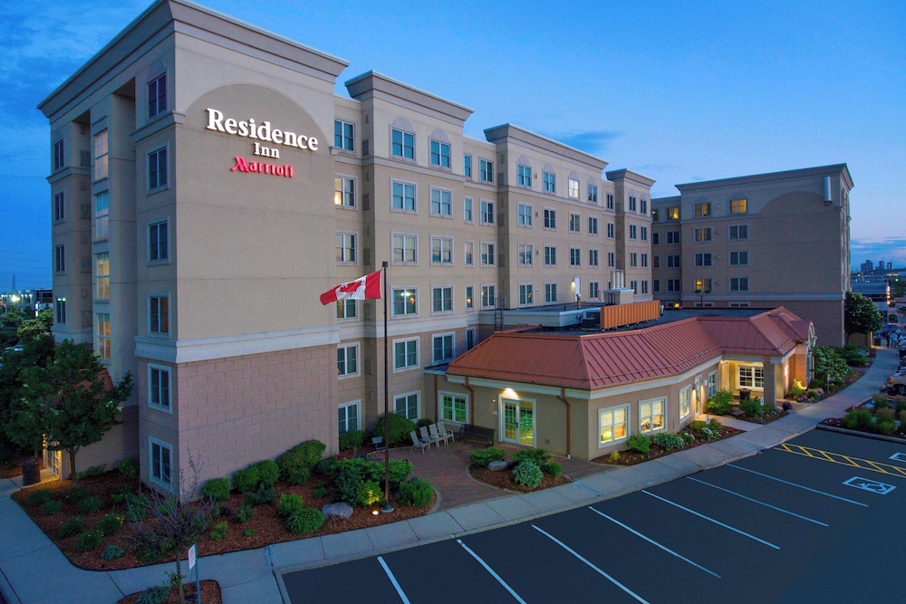Residence Inn By Marriott Mississauga Arpt Corp Ctr West in MISSISSAUGA