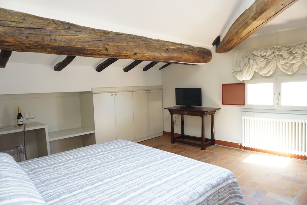 Casa Isolani Santo Stefano 14/48