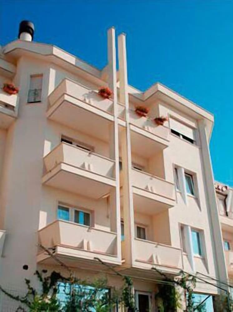 VILLA EDEN HOTEL 2/17