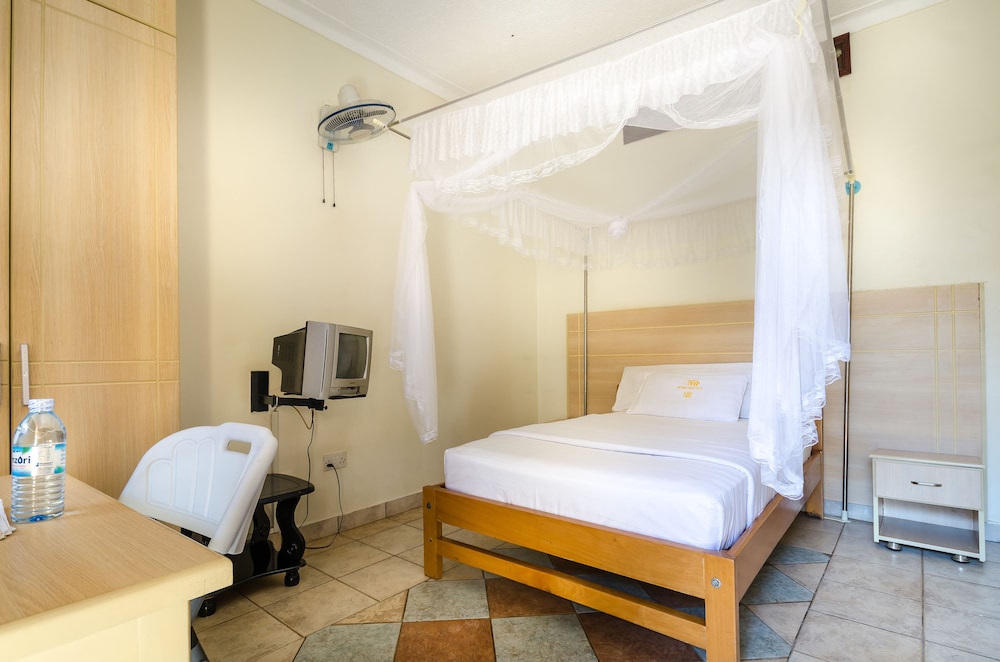 Victoria Travel Hotel 16/50