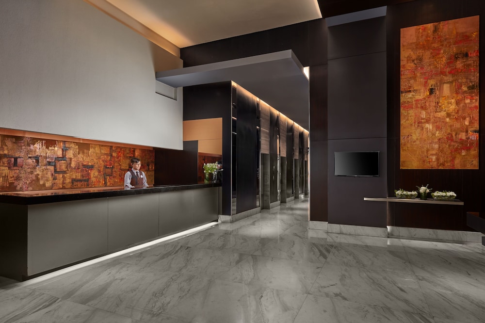 F1 Hotel Manila BGC 8/65