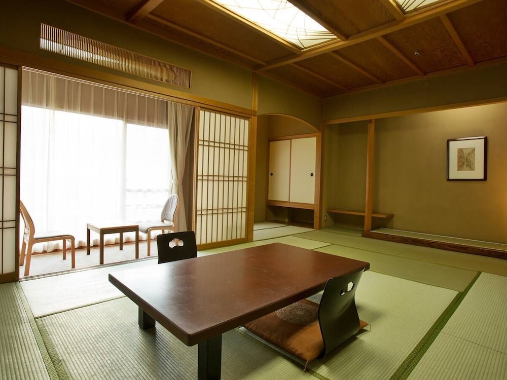 Atami Kinjokan 18/43