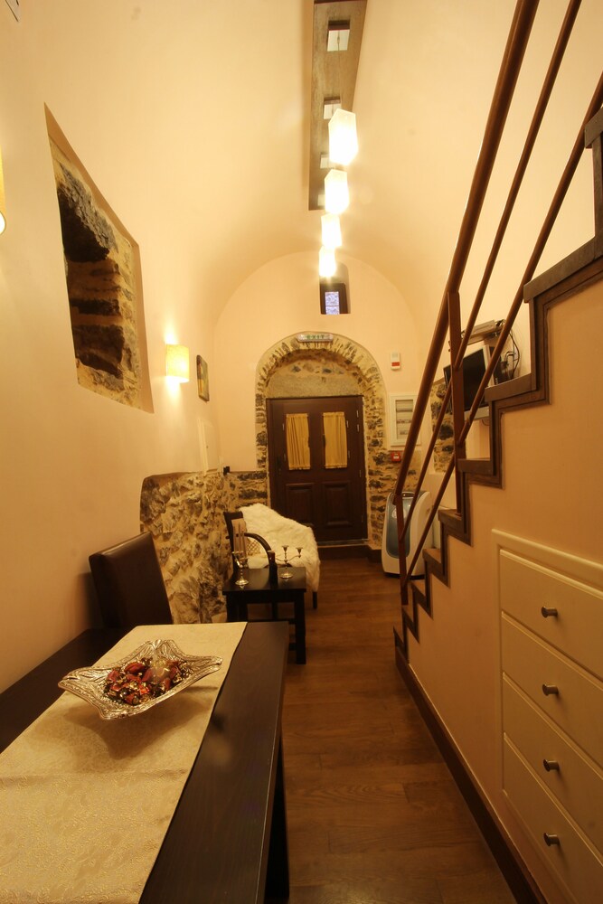 MEDIEVAL CASTLE SUITES TRADITIONAL 43/50