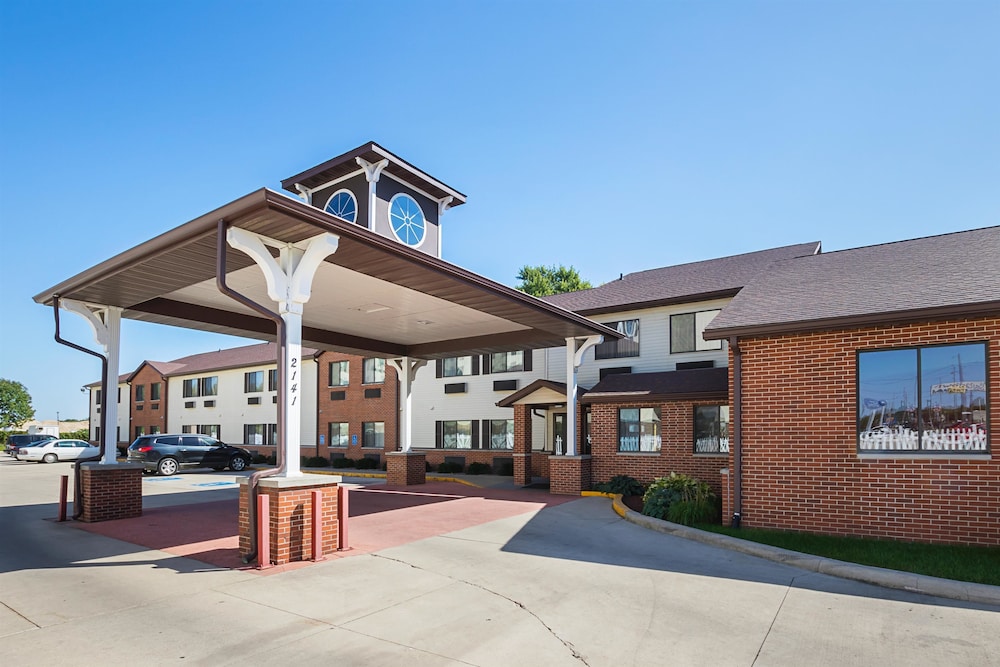 Motel6 Waterloo, IA - Crossroads Mall - Cedar Falls in WATERLOO - IA