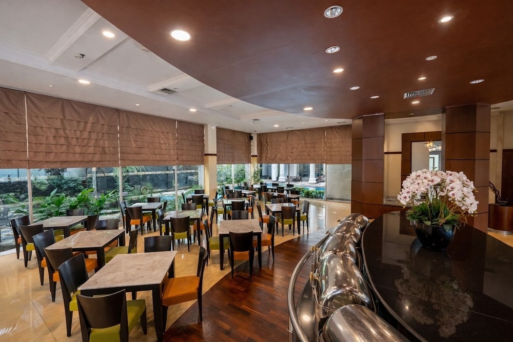 Mirah Hotel 49/65