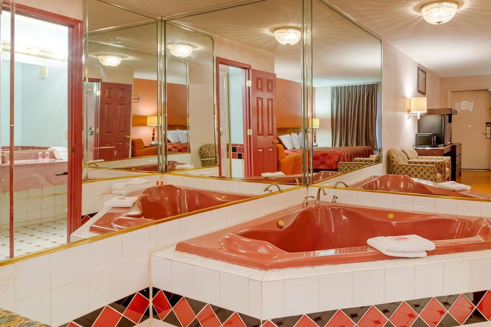 Econo Lodge Decatur - Atlanta East 21/24