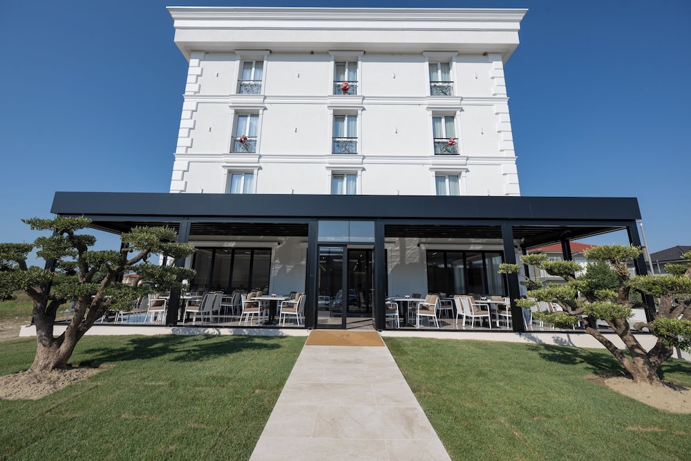 Airport Holiday Hotel 9/50