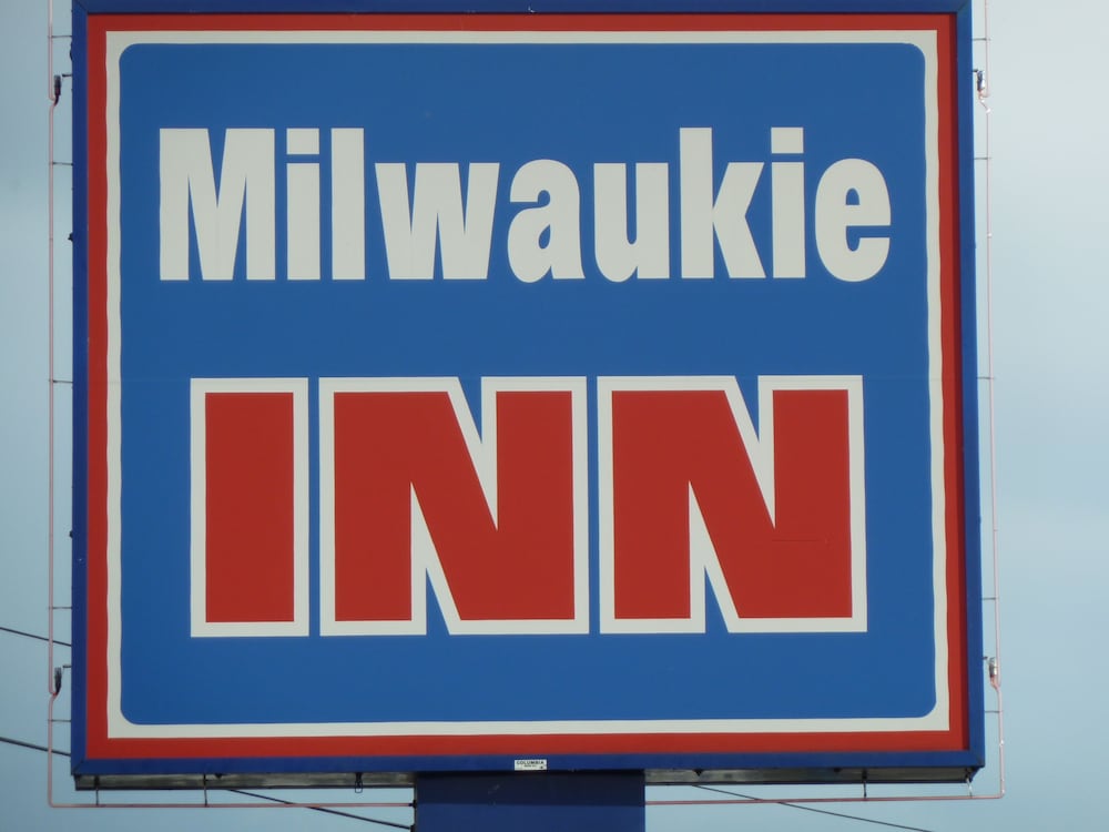 Milwaukie Inn Portland South 37/55