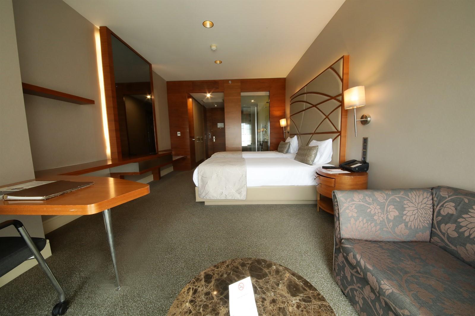 Room, Twin Beds, Partial Sea View