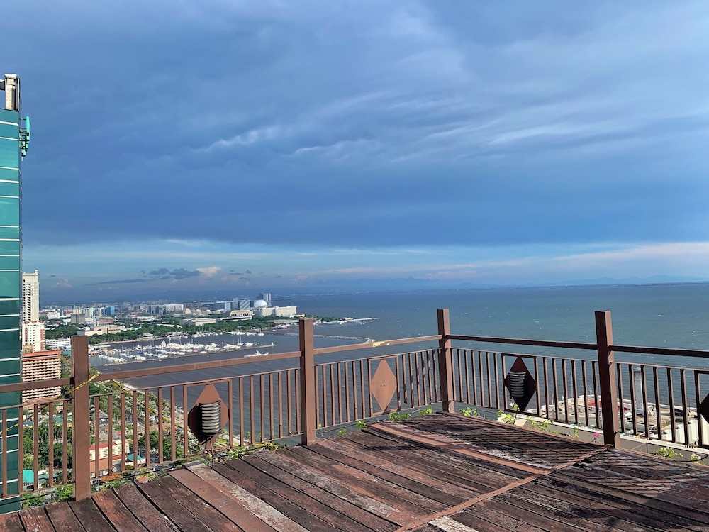Amazing Marina Residential Suites 41/50
