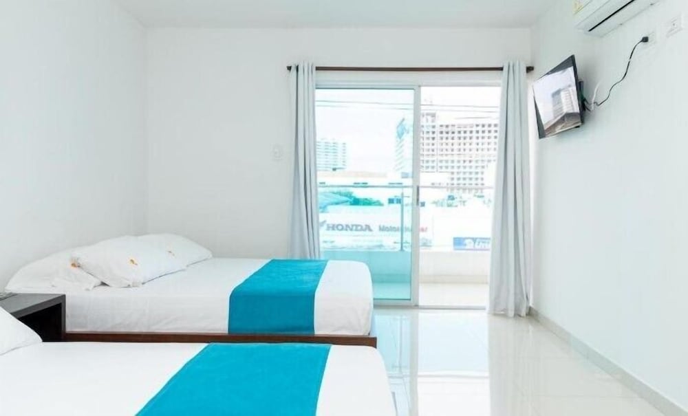 ROOM, QUADRUPLE