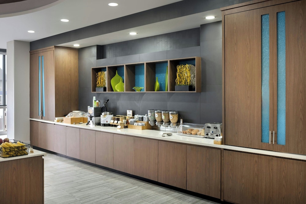 Springhill Suites Wichita Airport 12/69