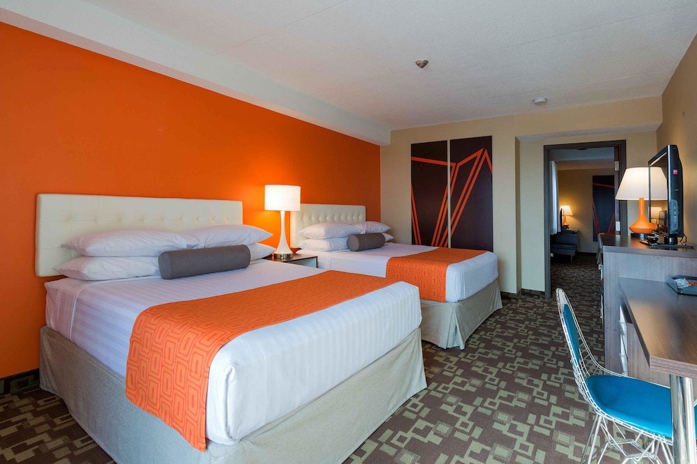 Howard Johnson Plaza by Wyndham by the Falls / Niagara Falls 21/50
