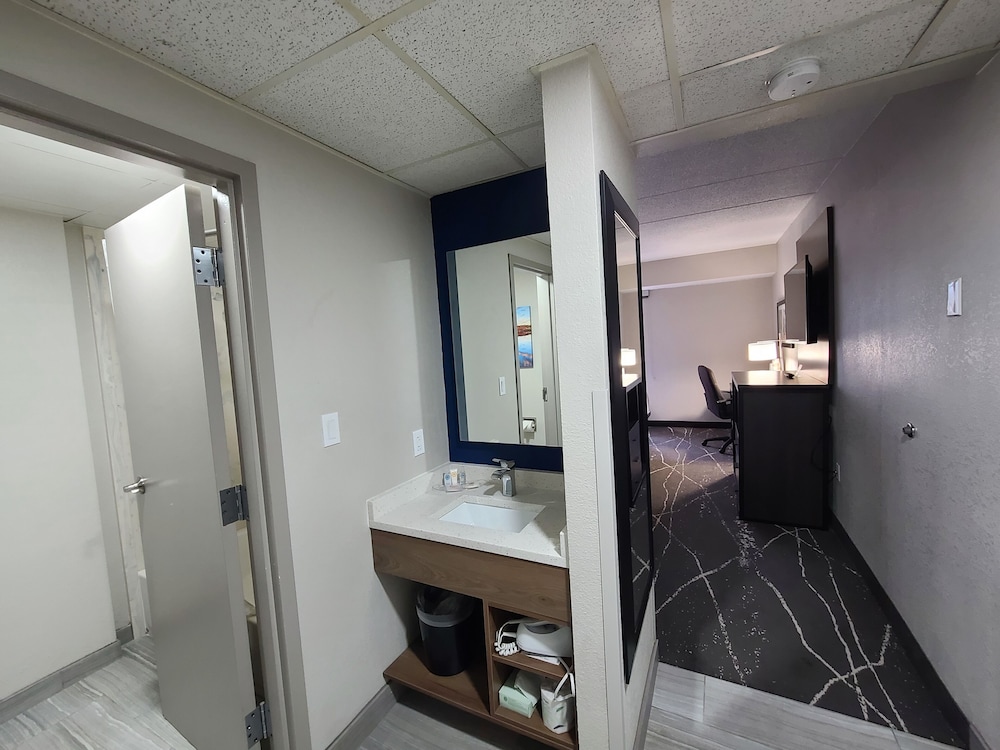 Comfort Inn Boston Milford 13/29