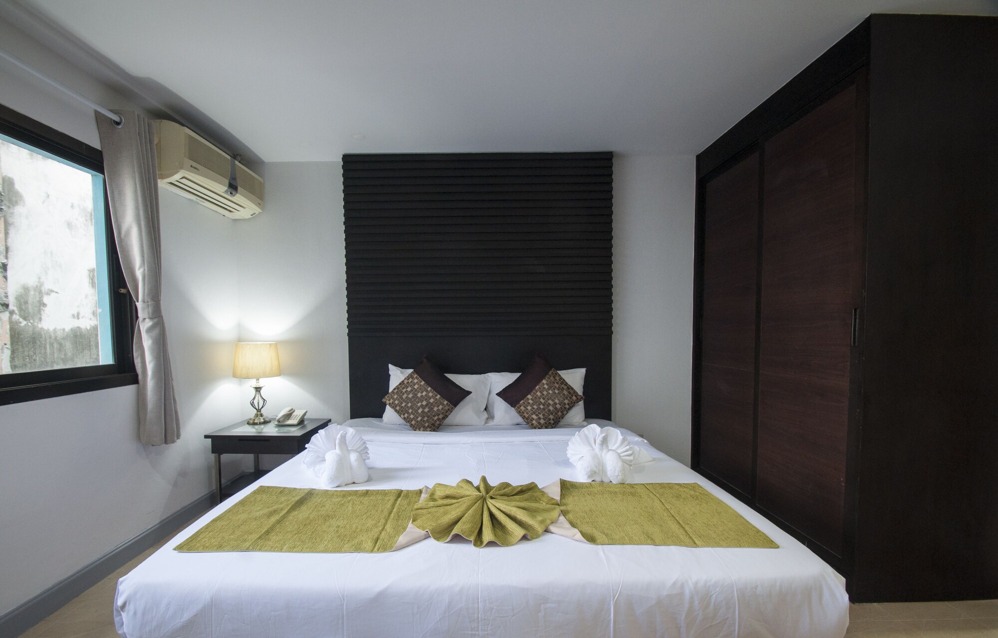 STANDARD, DOUBLE BED