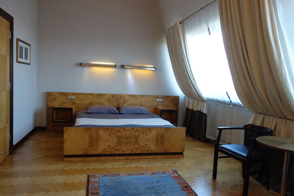 Hotel Monopol 22/42