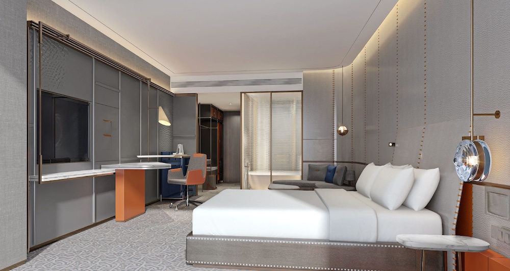 Crowne Plaza Qingdao Jinshui 18/84