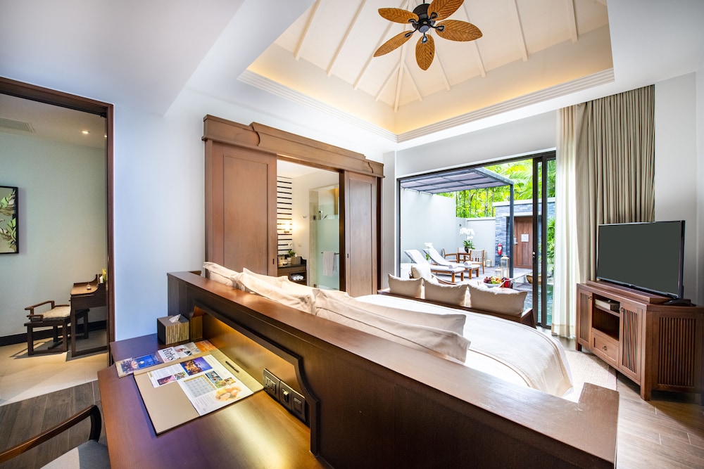 Pool, Layan, Villa, Beach Front, Pet Friendly