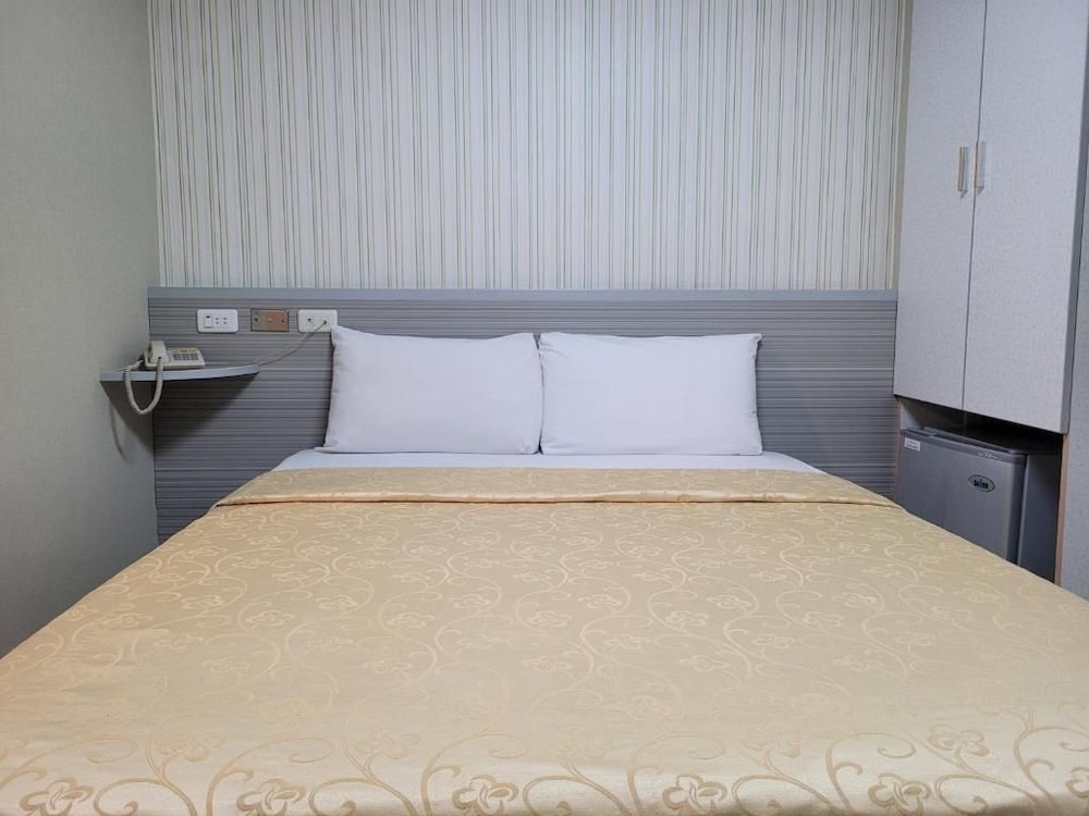 South Sea Hotel 36/49