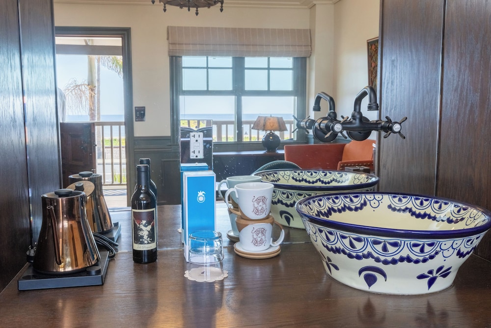 Capistrano Seaside Inn 35/50