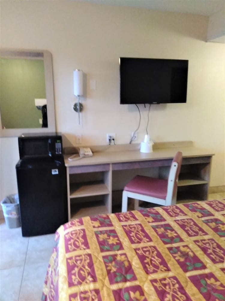 Motel 6 Louisville N Jeffersonville 25/36