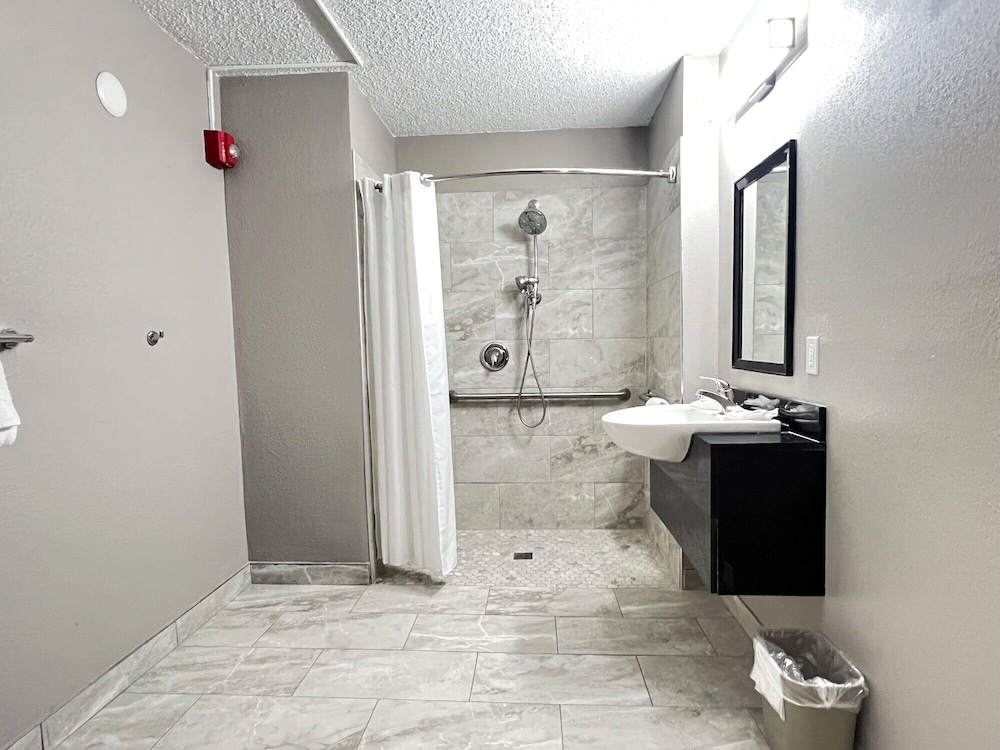 Motel6 Middleburg Heights, OH - Cleveland 49/49