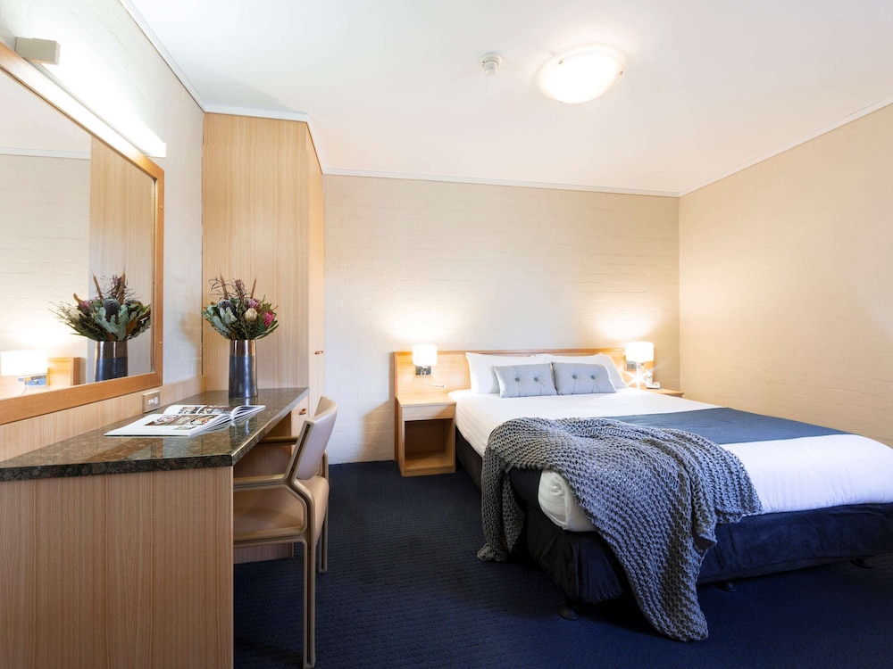 ibis Styles Canberra 24/78