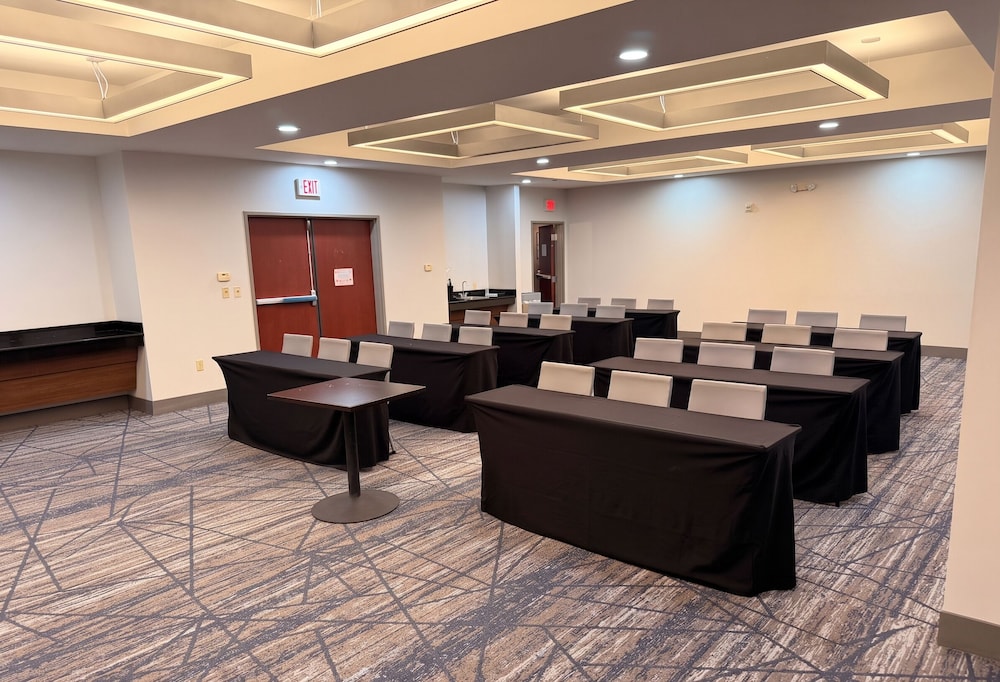 Holiday Inn Express Hotel And Suites Burleson Ft Worth 59/65