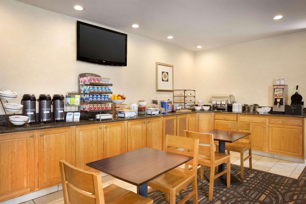 Country Inn Suites By Radisson Lexington Va 52/57