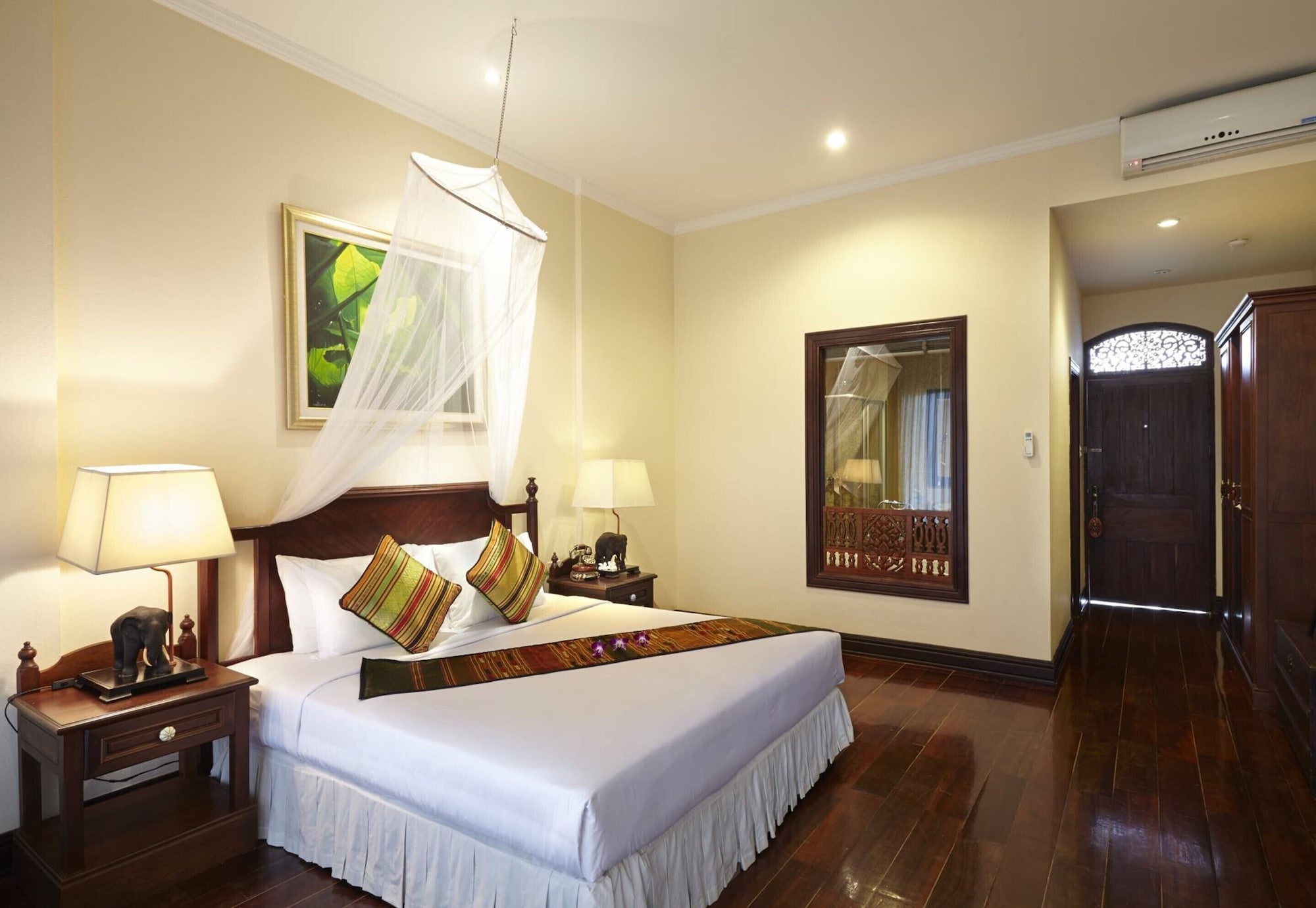 DELUXE, DOUBLE OR TWIN BED, GARDEN VIEW
