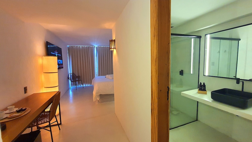 Apenunga Eco Hotel 67/68