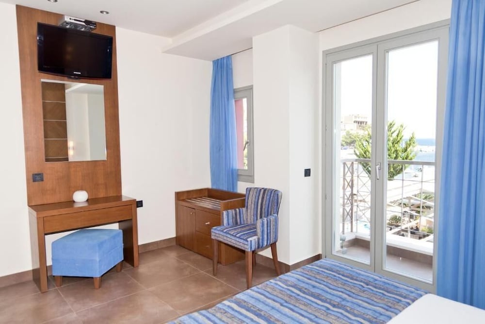 Astros Beach Hotel 37/55