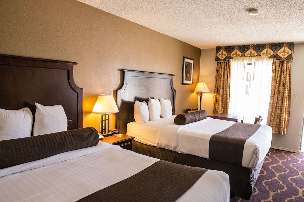 Mockingbird Inn Suites 21/49