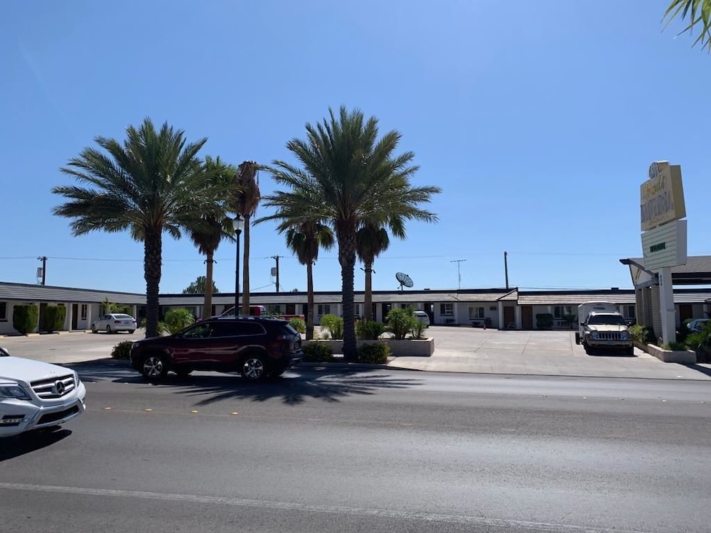 The Sands Motel 27/36