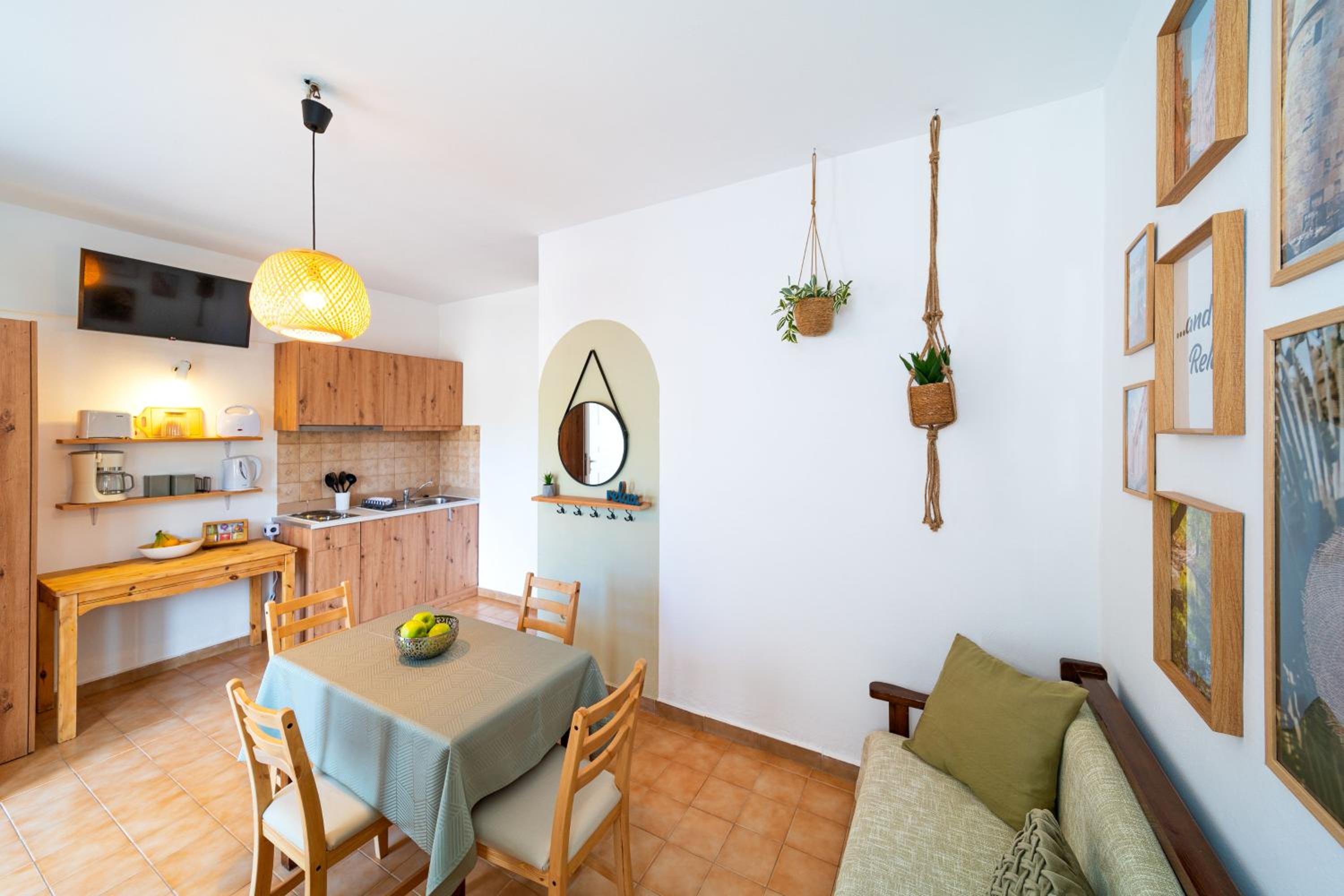 Tselios Apartments & Studios 14/27